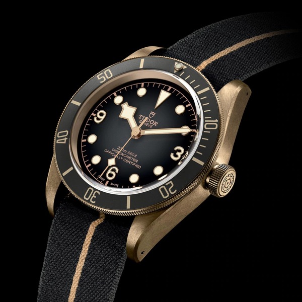 MONTRE HOMME TUDOR BLACK BAY BRONZE BRACELET EN TISSU