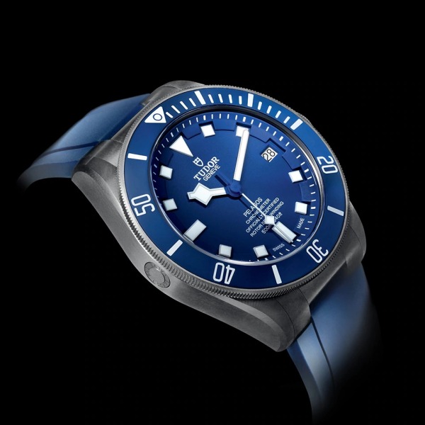 MONTRE HOMME TUDOR PELAGOS 42MM BLEU AVEC BRACELET TITANE