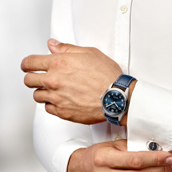 Montre Longines Spirit Automatique 42 mm cadran bleu bracelet cuir