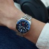 Montre Seiko 5 GMT Cadran Bleu Bracelet Métal
