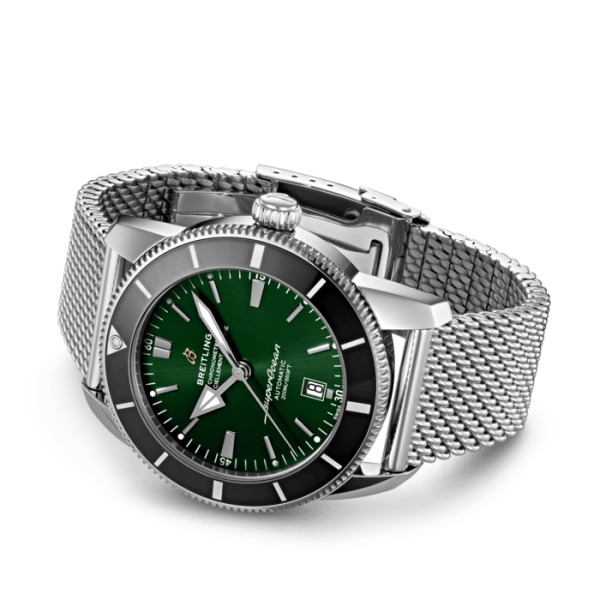 Montre Breitling Superocean Héritage 46 mm Vert bracelet Acier