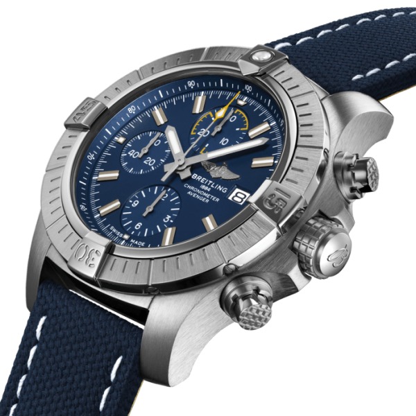 Montre Breitling Avenger B01 Chronograph 45 Cadran Bleu