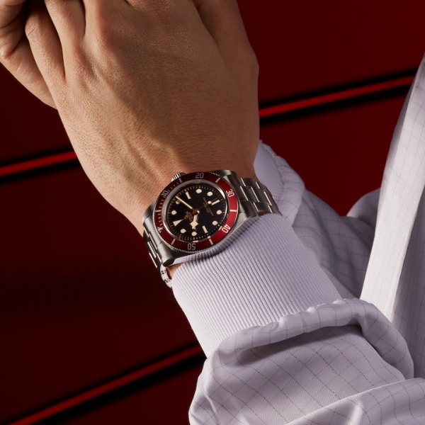 Montre Homme Tudor Black Bay 41mm Lunette Rouge Bracelet Acier