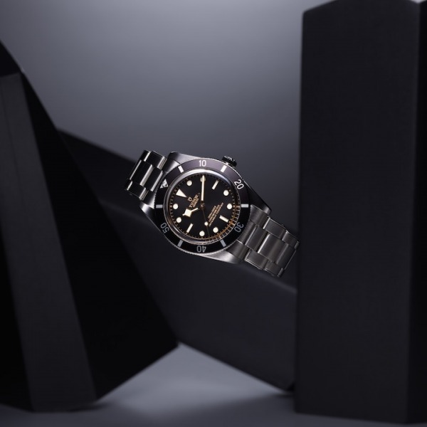 MONTRE TUDOR BLACK BAY 54 CADRAN NOIR BRACELET ACIER