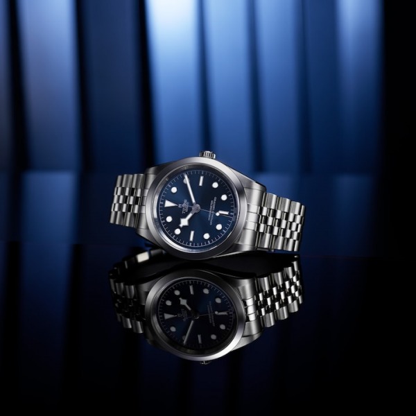 MONTRE TUDOR BLACK BAY 41MM CADRAN BLEU BRACELET EN ACIER