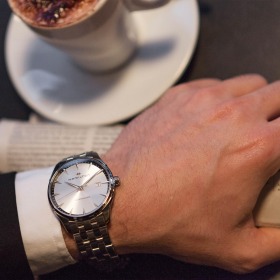 Montre Hamilton Jazzmaster Gent Quartz Cadran Argenté Bracelet Acier 40MM