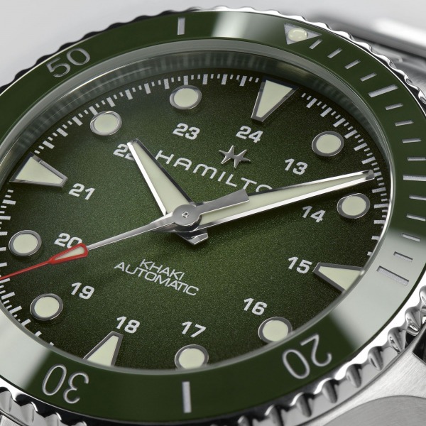 Montre Hamilton Khaki Navy Scuba Auto Cadran Vert Bracelet Acier 43mm