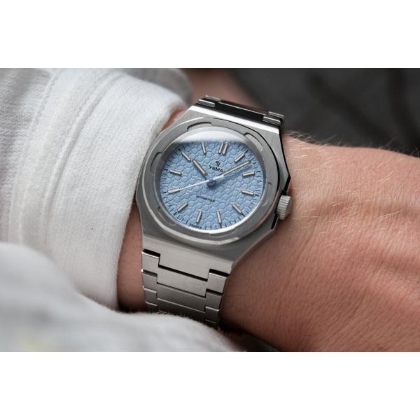 Montre Yema Urban Traveller Cadran Bleu Bracelet Acier