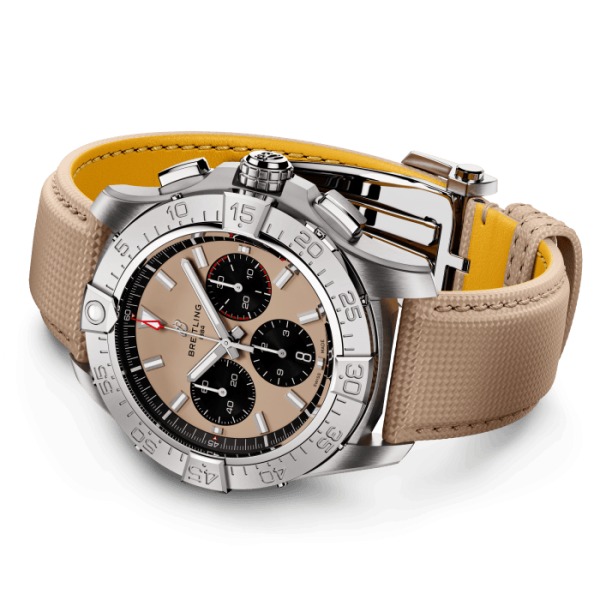 Montre Breitling Avenger B01 Chronograph 44 Cadran Sable Bracelet Cuir