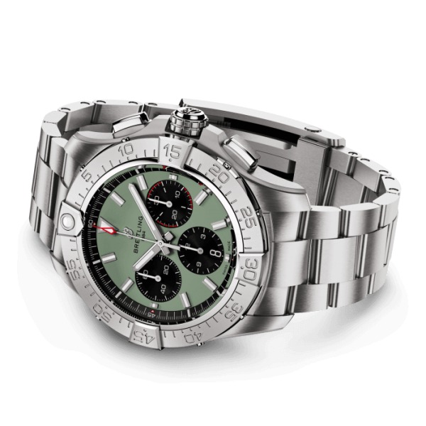 Montre Breitling Avenger B01 Chronograph 44 Cadran Vert Bracelet Acier