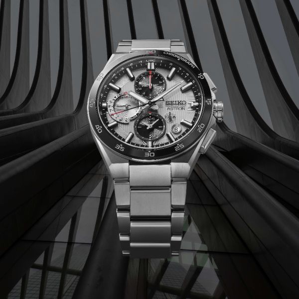 Montre Seiko Astron Quartz GPS Solaire Bracelet Métal