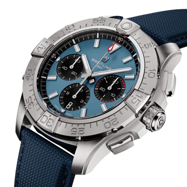 Montre Breitling Avenger B01 Chronograph 44 Cadran Bleu Bracelet Cuir