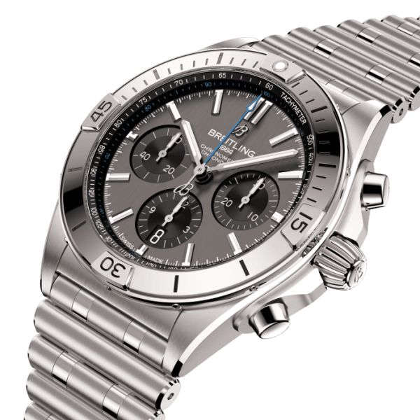 Montre Breitling Chronomat B01 42 Titane Cadran Gris