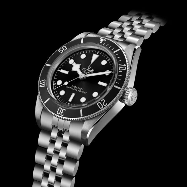 MONTRE TUDOR BLACK BAY 41MM CADRAN NOIR BRACELET ACIER