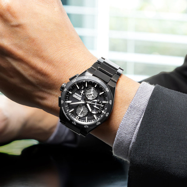 Montre Seiko Astron GPS Solar Cadran Noir Bracelet titane