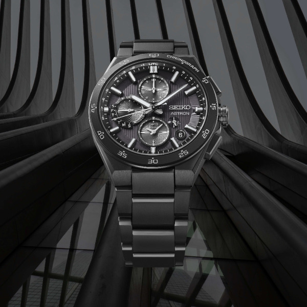 Montre Seiko Astron GPS Solar Cadran Noir Bracelet titane