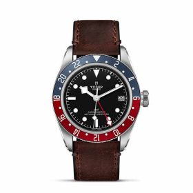 MONTRE HOMME TUDOR BLACK BAY GMT AVEC BRACELET EN CUIR BRUN