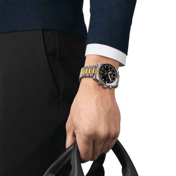 Montre Tissot PR 516 Chronograph Quartz Cadran Noir Bracelet Acier PVD