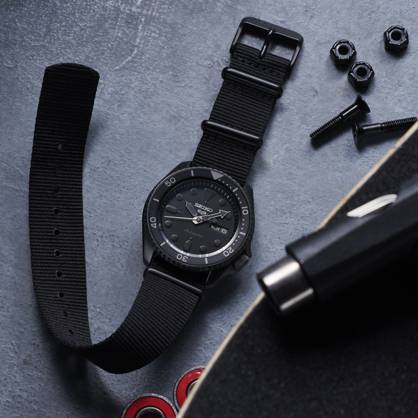 Montre Seiko 5 Sport Automatique Nylon Fantome