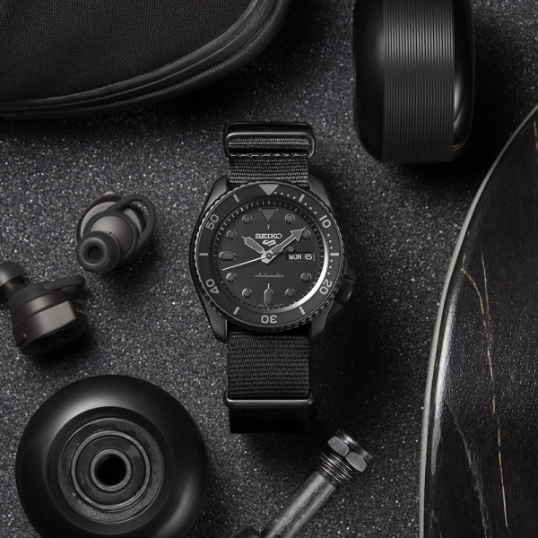 Montre Seiko 5 Sport Automatique Nylon Fantome