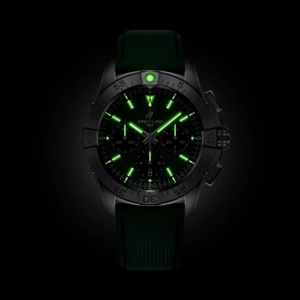 Montre Breitling Avenger Chronograph 45 Night Mission