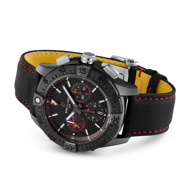 Montre Breitling Avenger B01 Chronograph 44 Night Mission Dust Devils