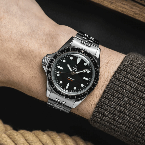 Montre Yema Superman 500 Destro Limited Edition Cadran Gris Bracelet Acier