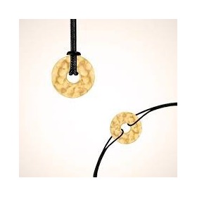 Pendentif Dinh Van Pi Chinois 23 mm or jaune  sur cordon noir.