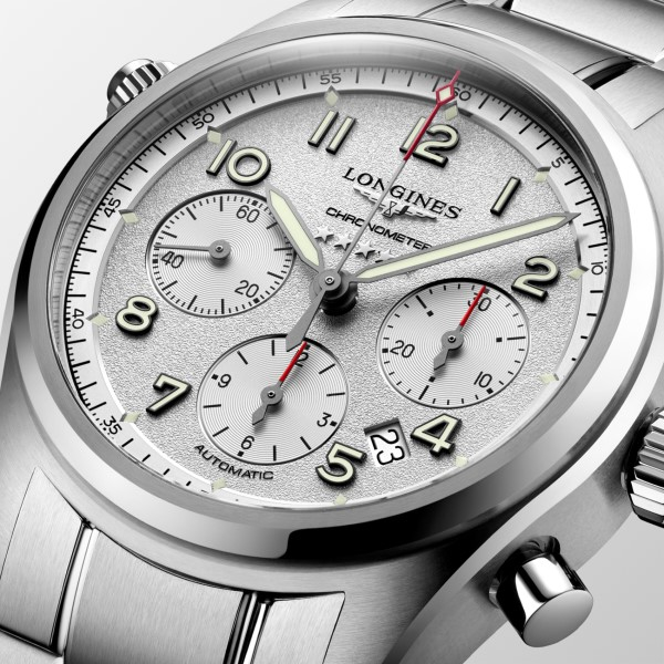 Montre Longines Spirit Chronographe 42 mm cadran argenté bracelet acier