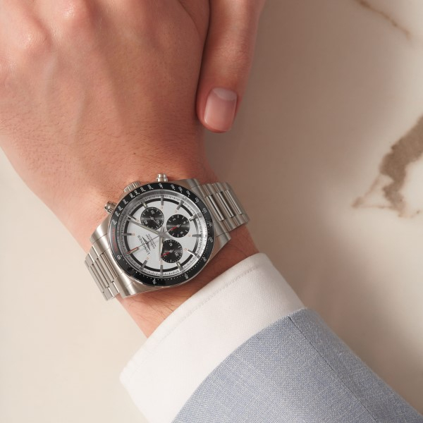 Montre Longines Conquest 2023 Bracelet Acier Cadran Blanc