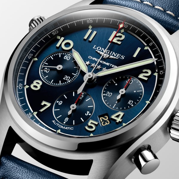 Montre Longines Spirit Chronographe 42 mm cadran bleu bracelet cuir