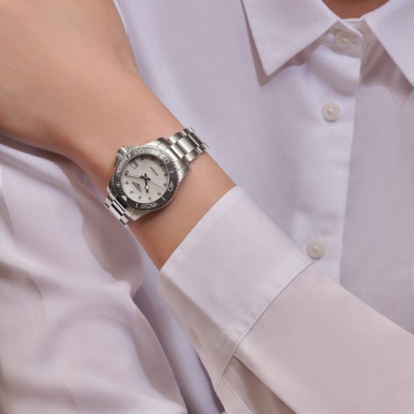 Montre Longines Hydroconquest Cadran Nacre blanche Bracelet Acier