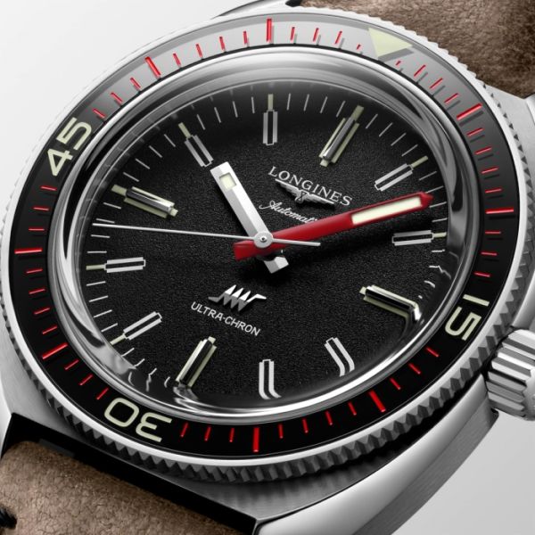 Montre Ultra-Chron Cadran Noir Bracelet cuir