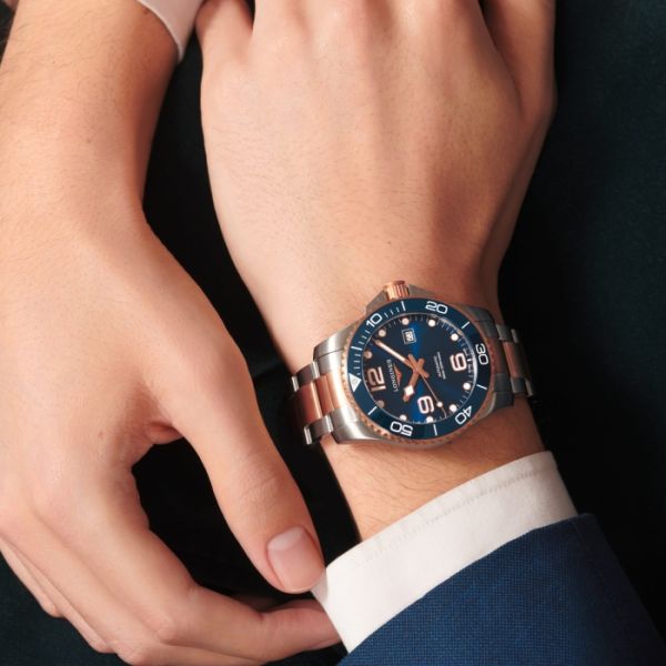 Montre Hydroconquest Cadran Bleu soleillé Bracelet Acier PVD rouge
