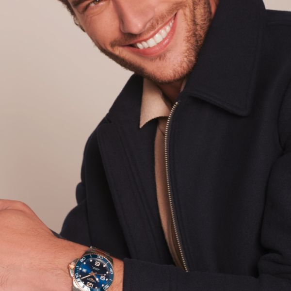 Montre Hydroconquest Cadran Bleu soleillé Bracelet Acier PVD rouge