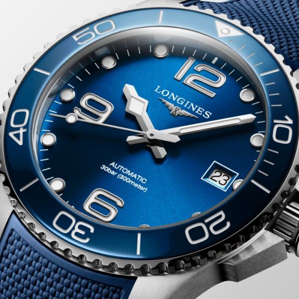 Montre Hydroconquest Cadran Bleu soleillé Bracelet caoutchouc