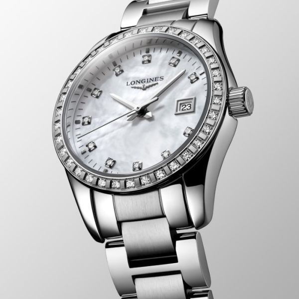 Montre Conquest Classic Cadran Nacre blanche Bracelet Acier
