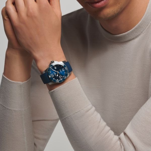 Montre Hydroconquest Cadran Bleu soleillé Bracelet caoutchouc