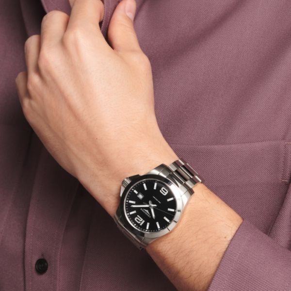 Montre Longines Conquest Cadran Noir soleillé Bracelet Acier