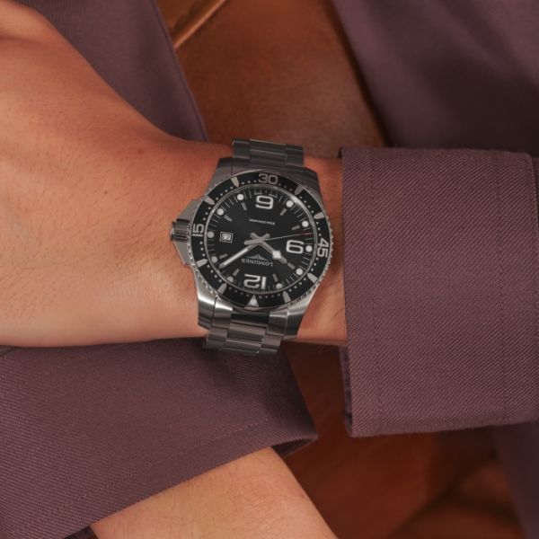 Montre Longines HydroconquestCadran Noir soleillé Bracelet Acier