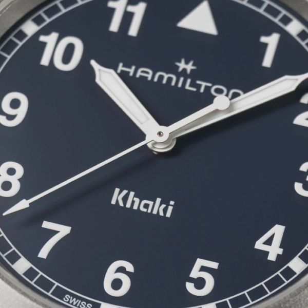 Montre Hamilton Khaki Field Quartz 38?mm Cadran Bleu