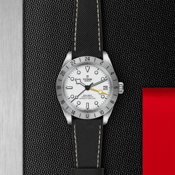 MONTRE TUDOR BLACK BAY PRO 39 MM BRACELET CAOUTCHOUC CUIR
