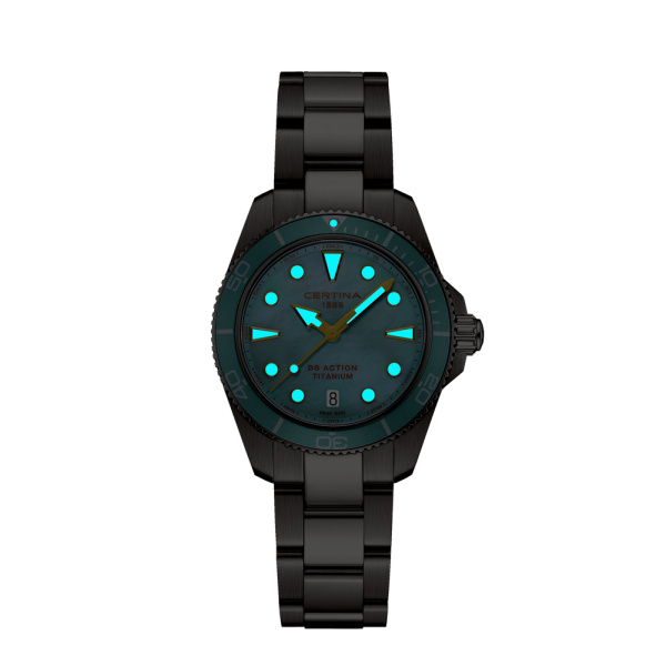 Montre Certina DS Action 34.5mm  Cadran NacreBracelet Titane,Aluminium,Super-LumiNova