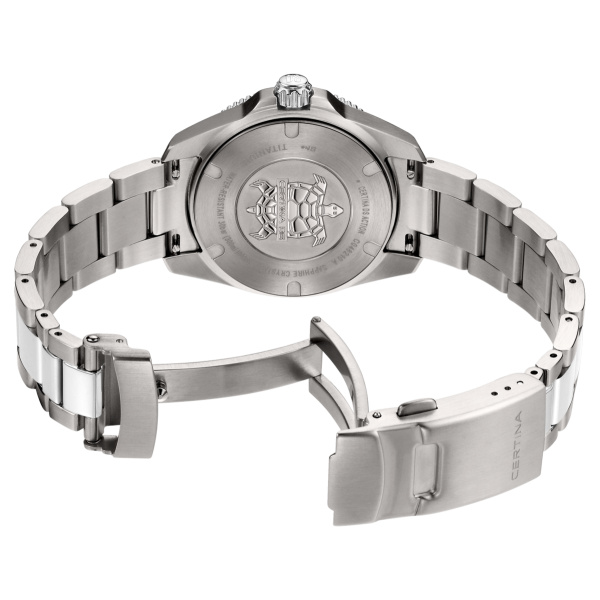 Montre Certina DS Action 34.5mm  Cadran NacreBracelet Titane,Aluminium,Super-LumiNova