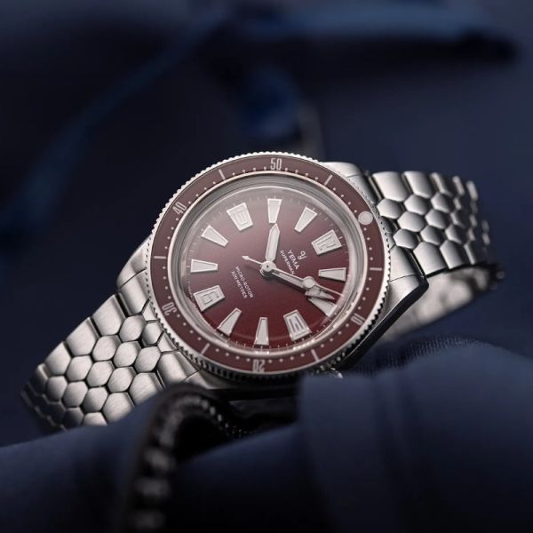Montre Yema Skin Diver Slim CMM.20 Cadran Rouge