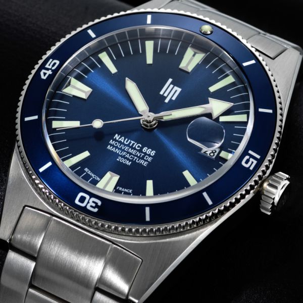 Montre LIP Nautic 666 Manufacture Cadran Bleu Bracelet Acier