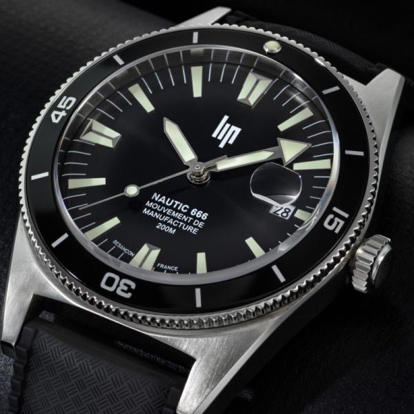 Montre LIP Nautic 666 Manufacture Cadran Gris Bracelet Noir