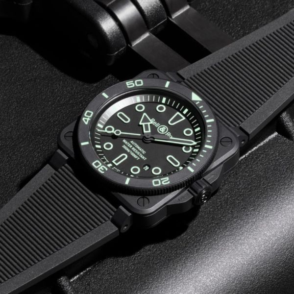 Montre Bell & Ross BR-03 Diver Lum Outline Bracelet Caoutchouc Noir