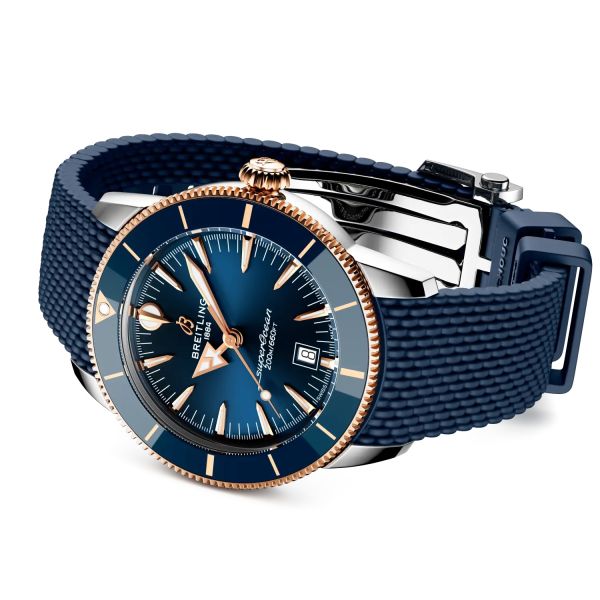 Montre Breitling SuperOcean Heritage B31 Auto 44mm Cadran Bleu Bracelet Caoutchouc Bleu