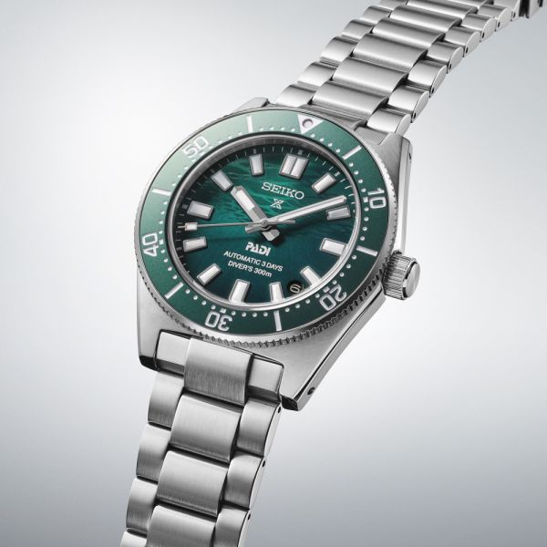 Montre Seiko automatique Prospex 300m pour hommes acier inoxydable SPB501J1